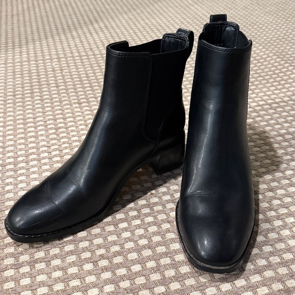 J Crew Black Vegan Leather Chelsea Boots - Picture 4 of 9